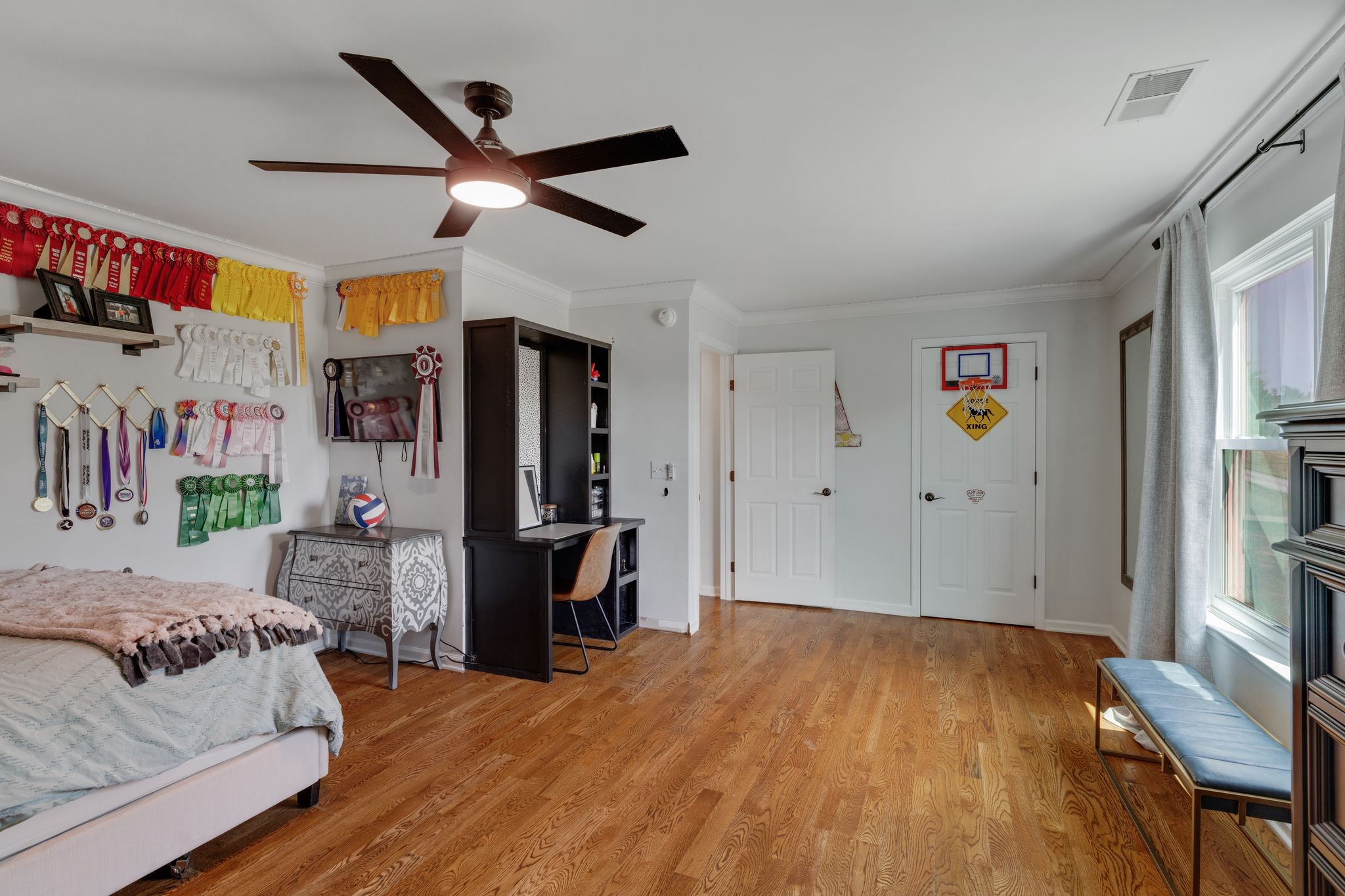 1055 Franklin Road Gallatin, TN 37066 - Photo 42 of 60 a very nice looking room with a bed furniture and a flat screen tv