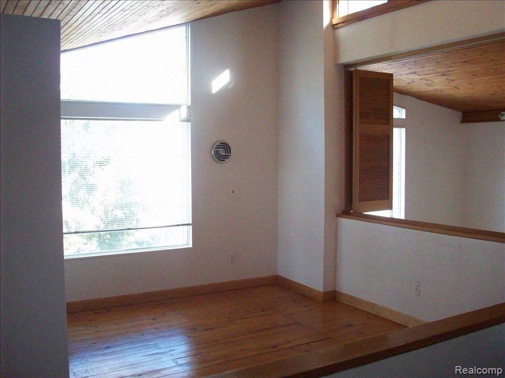 268 Ridgemont Road Grosse Pointe, MI 48236 - Photo 5 of 6 268 Ridgemont 004