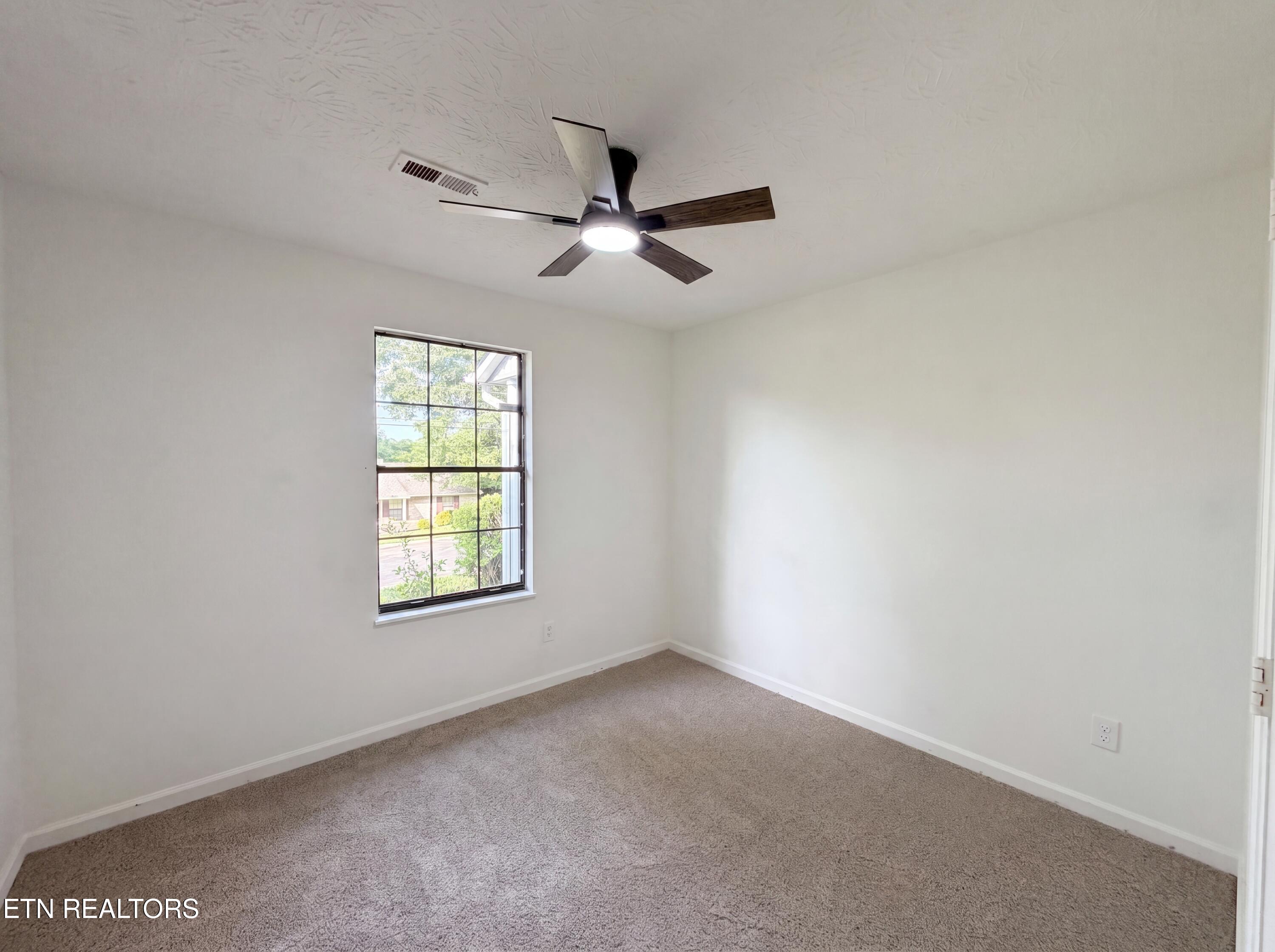 6018 Bridge Garden Road Knoxville, TN 37912 - Photo 6 of 17 photo_06
