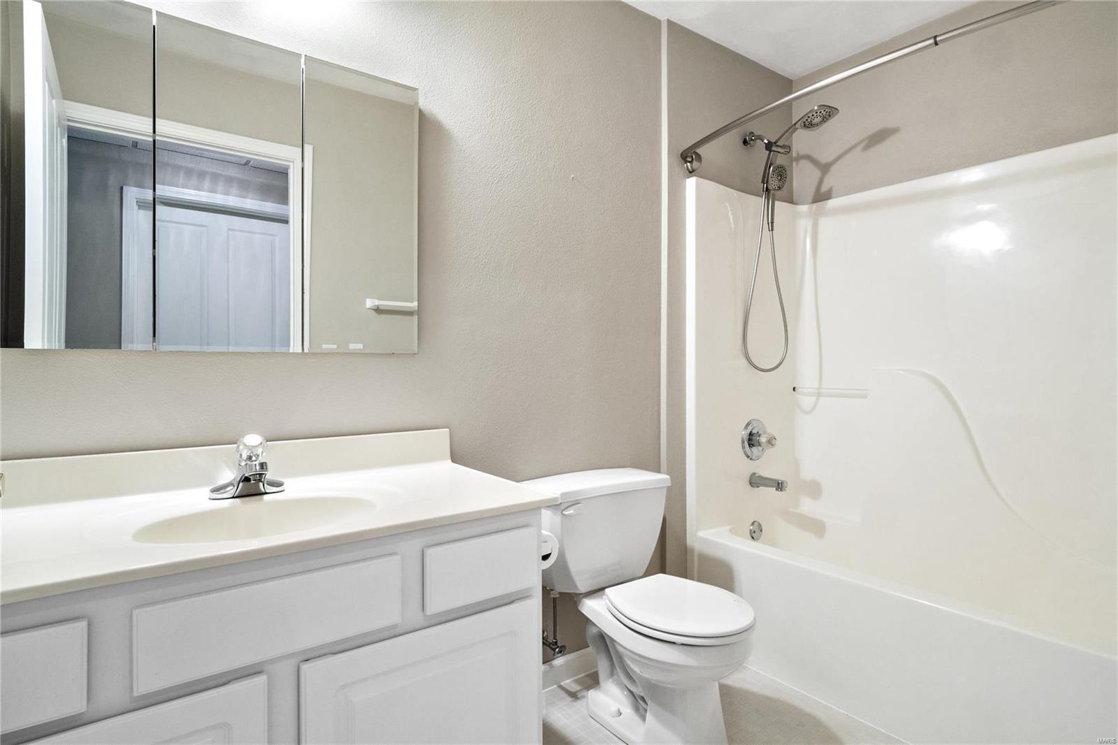 18 Phillips Lane Shiloh, IL 62221 - Photo 38 of 63 Gallery Image 38