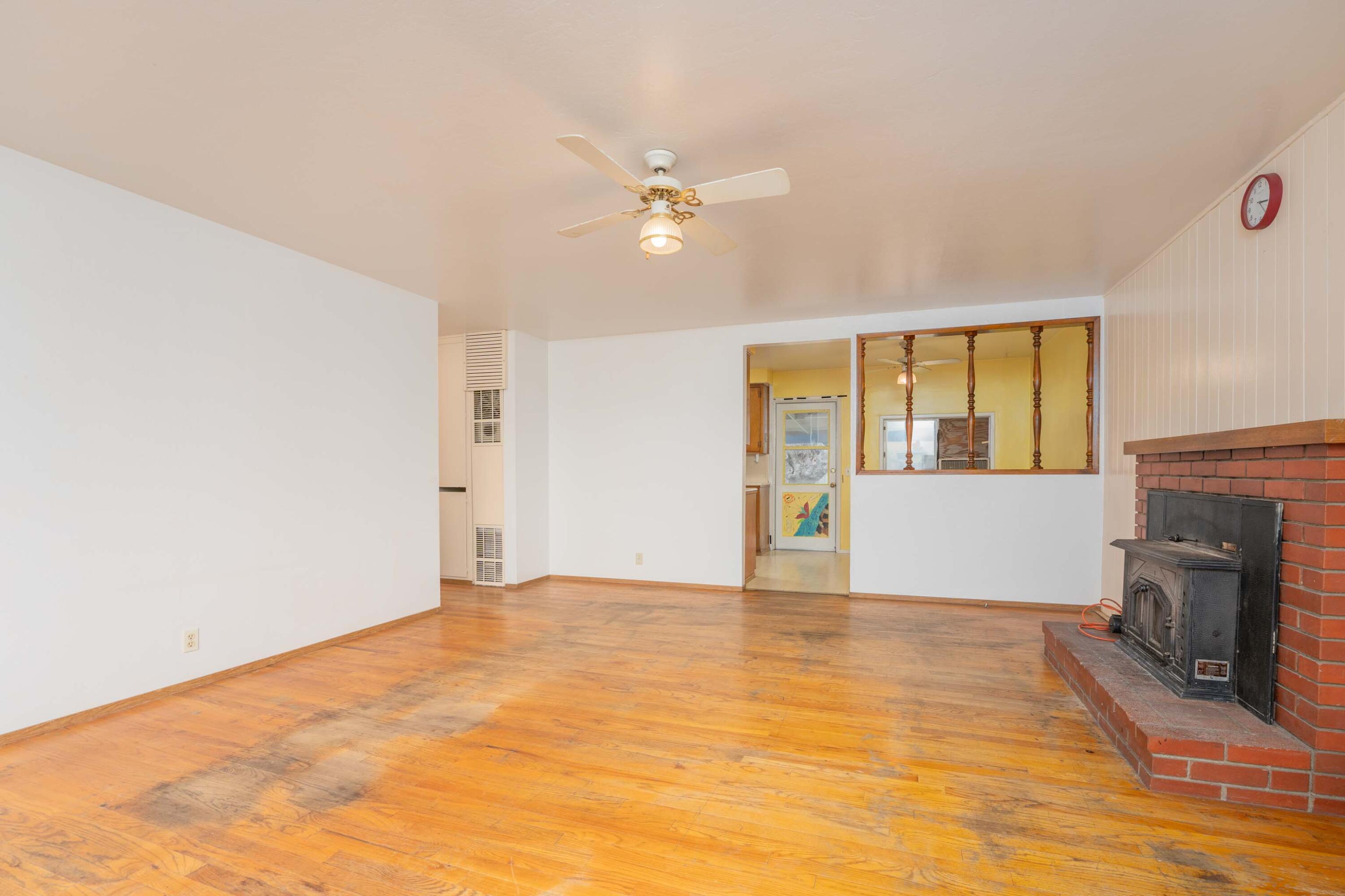 19458 Lucille Street Anderson, CA 96007 - Photo 5 of 25 19458 Lucille St (20 of 27)