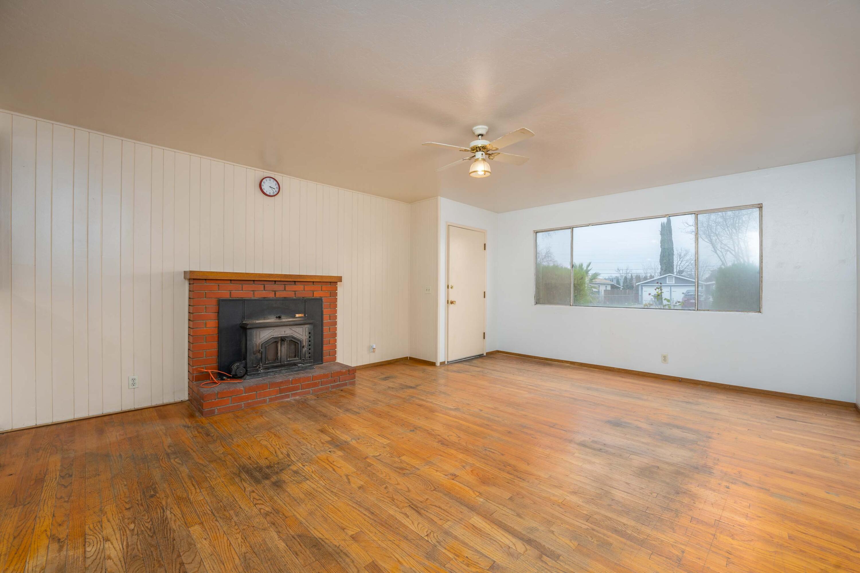 19458 Lucille Street Anderson, CA 96007 - Photo 6 of 25 19458 Lucille St (19 of 27)