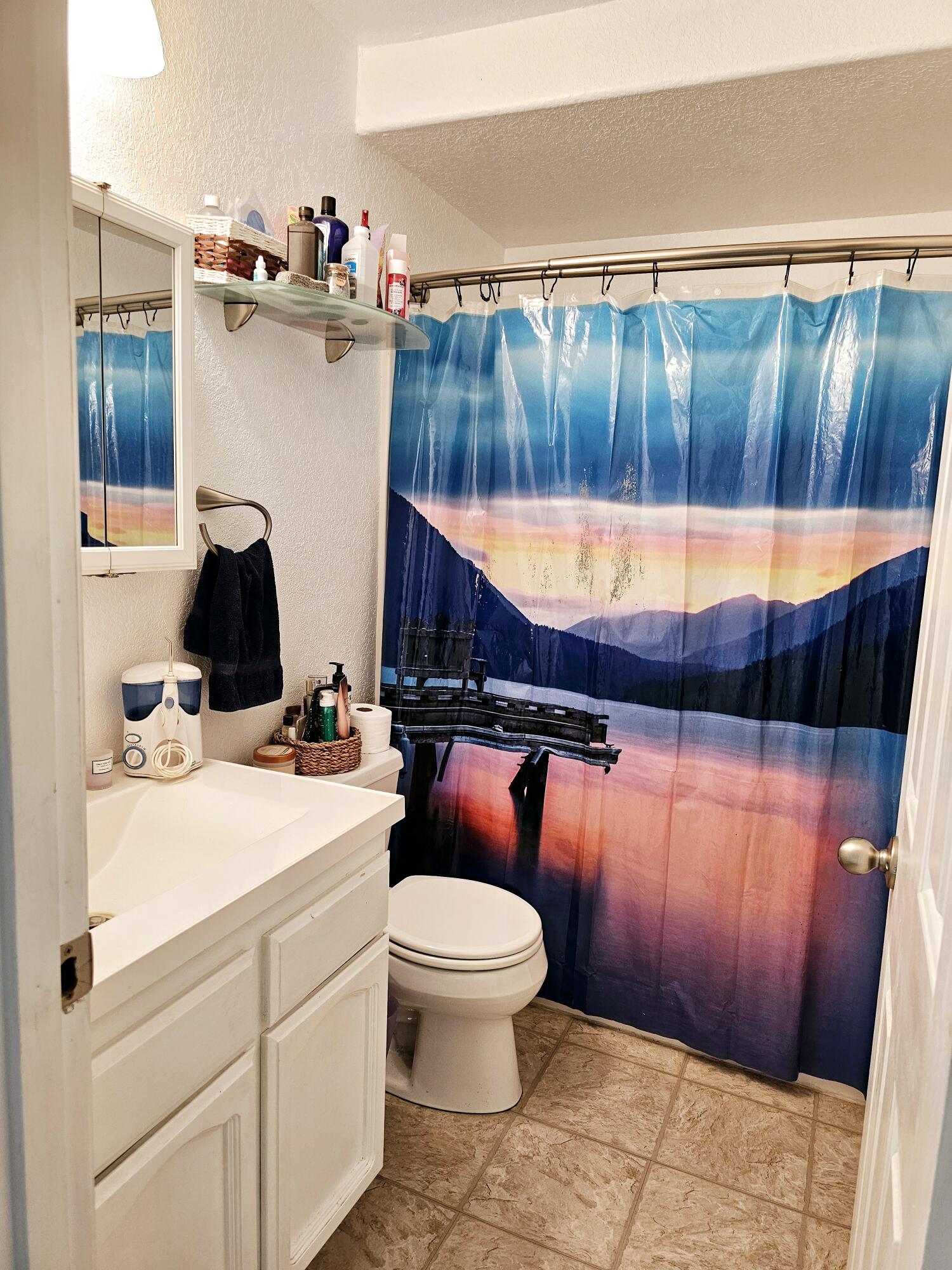 344 Rene Drive Shady Cove, OR 97539 - Photo 22 of 50 22 Hall Bathroom