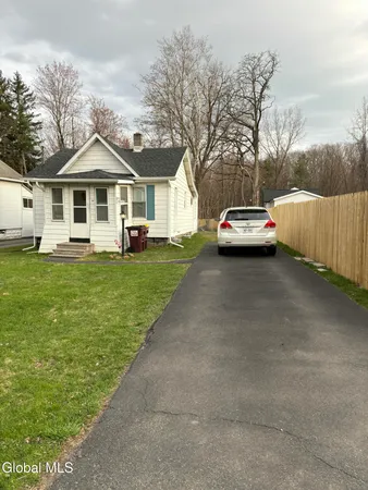 $229,000 | 38 Morris Road, Colonie, NY 12304