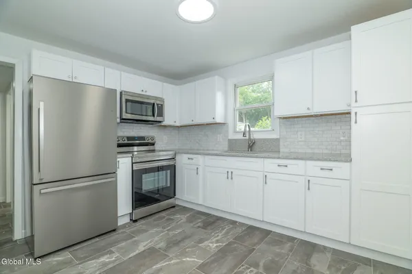 $229,000 | 38 Morris Road, Colonie, NY 12304