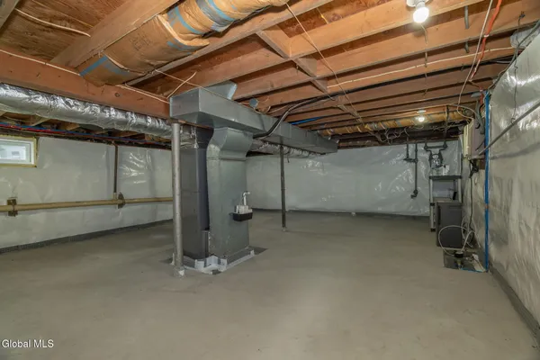 $229,000 | 38 Morris Road, Colonie, NY 12304