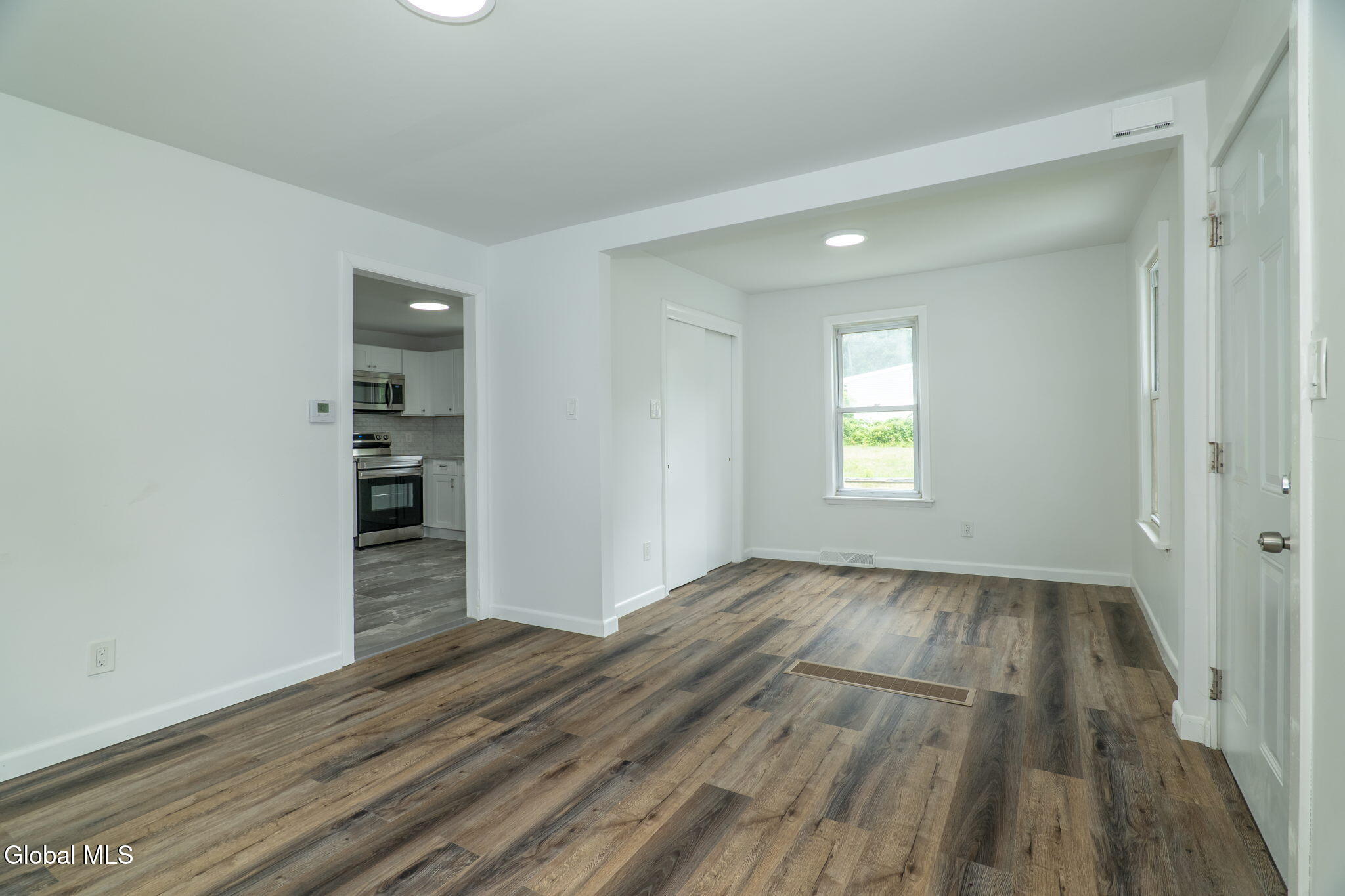 38 Morris Road Colonie, NY 12304 - Photo 5 of 26 6-web-or-mls-38MorrisRd-6