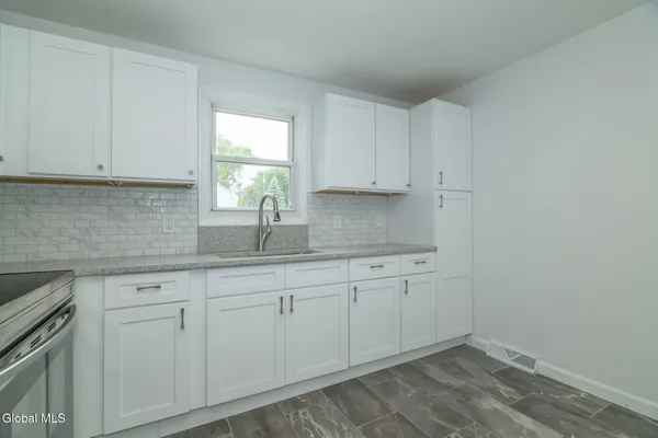 $229,000 | 38 Morris Road, Colonie, NY 12304