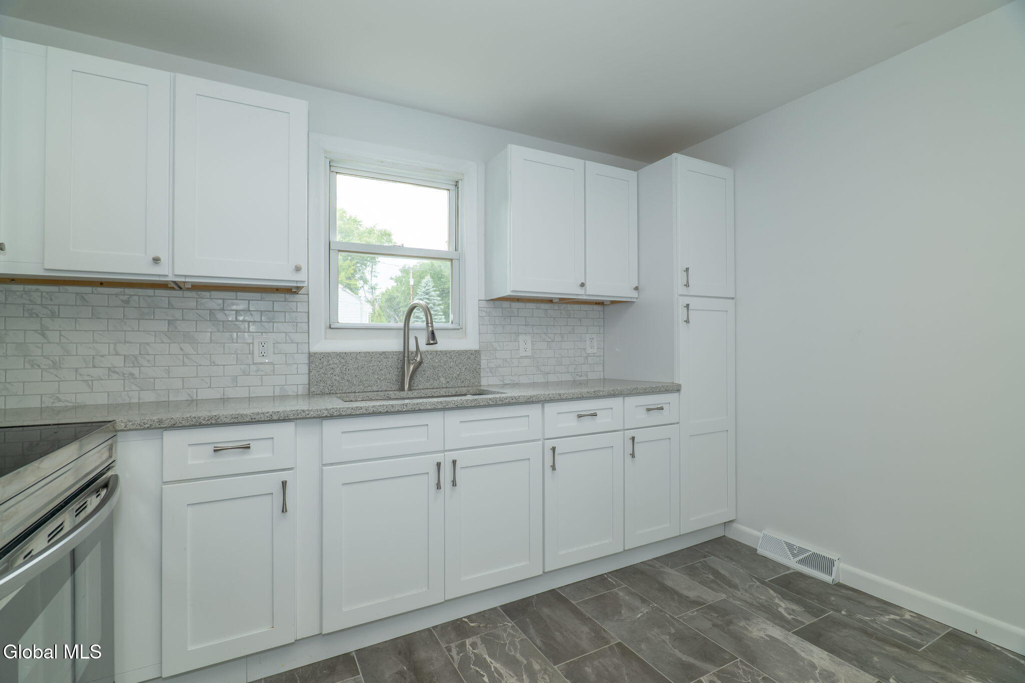 38 Morris Road Colonie, NY 12304 - Photo 9 of 26 10-web-or-mls-38MorrisRd-10