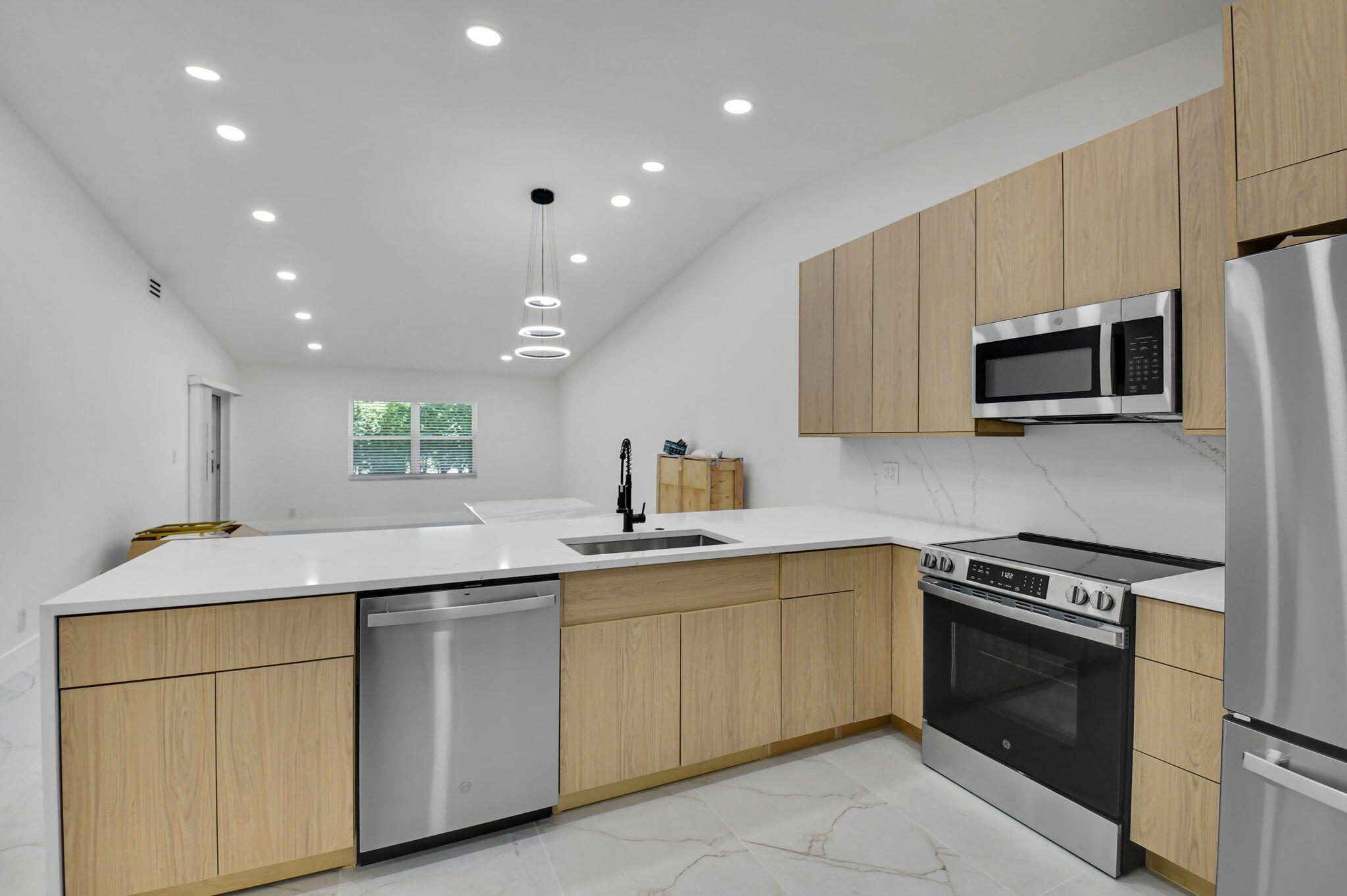 8269 Springtree Road Boca Raton, FL 33496 - Photo 8 of 63 8-web-or-mls-DSC_7193