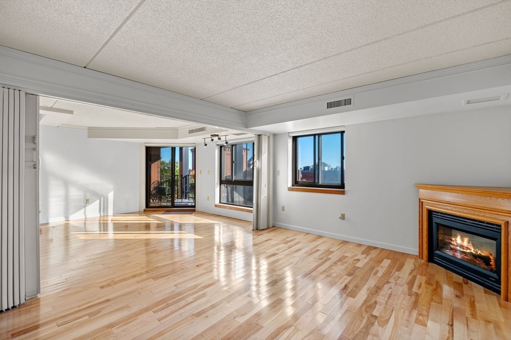 60 Rantoul Street, Unit 711 Beverly, MA 01915 - Photo 3 of 36 Gallery Image 3