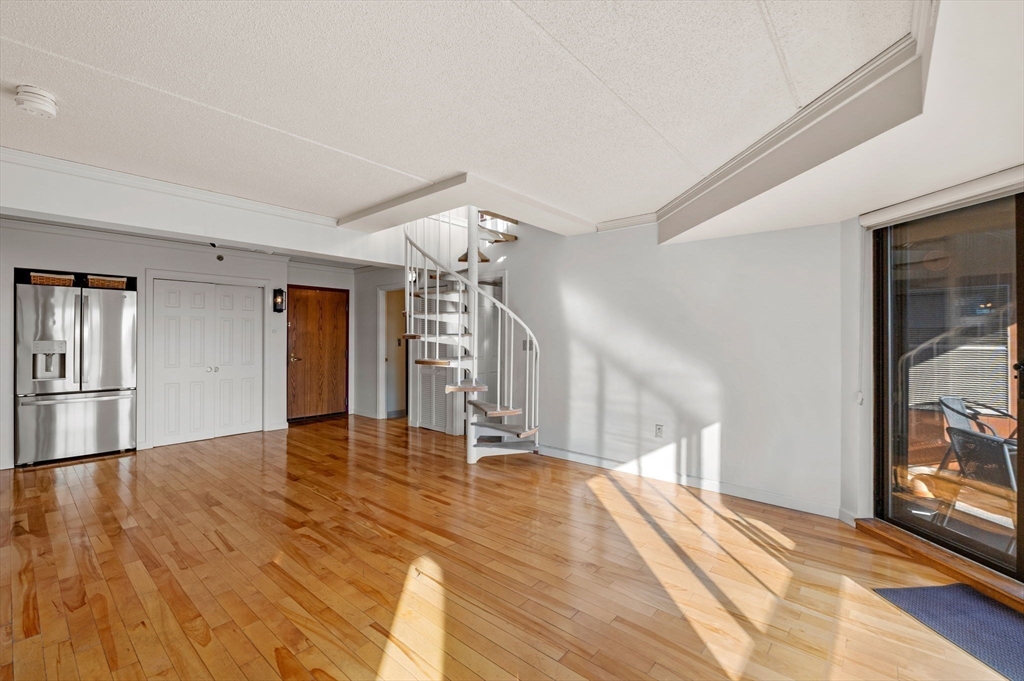 60 Rantoul Street, Unit 711 Beverly, MA 01915 - Photo 9 of 36 Gallery Image 9