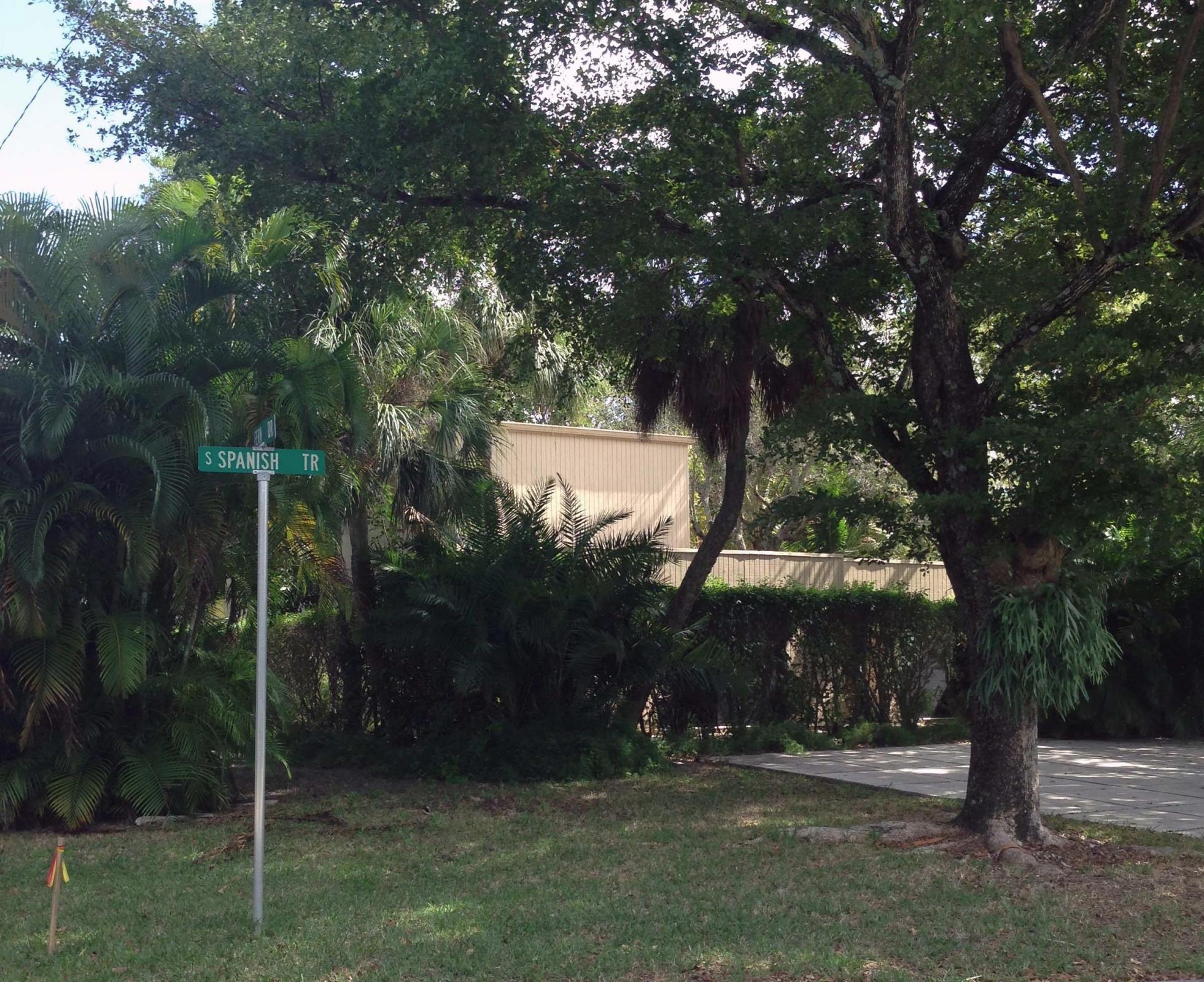 400 Southeast Spanish Trail Boca Raton, FL 33432 - Photo 13 of 15 Street