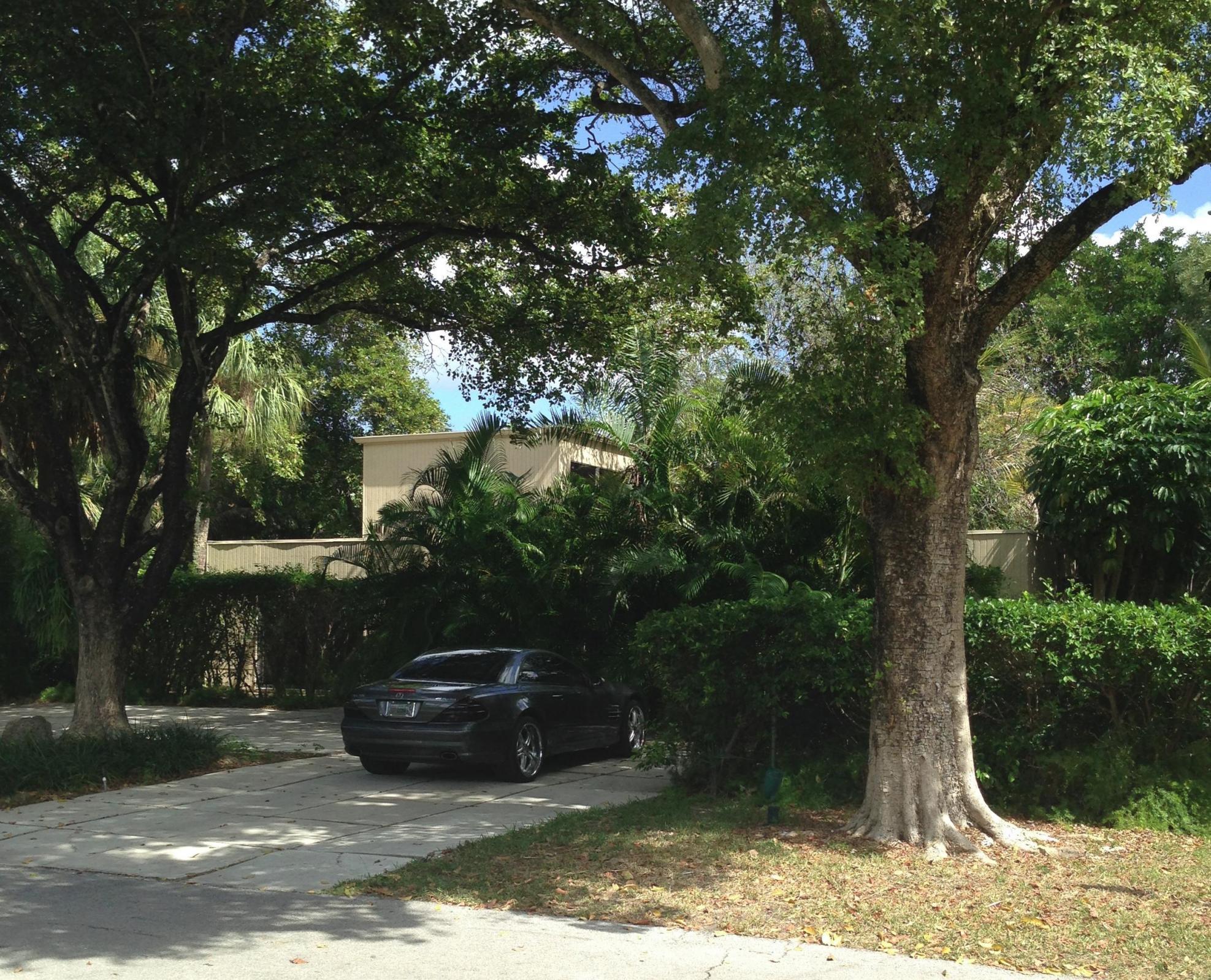 400 Southeast Spanish Trail Boca Raton, FL 33432 - Photo 15 of 15 West Facade