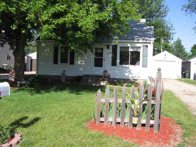 218 3rd Street Colona, IL 61241 - Photo 1 of 8 Gallery Image 1