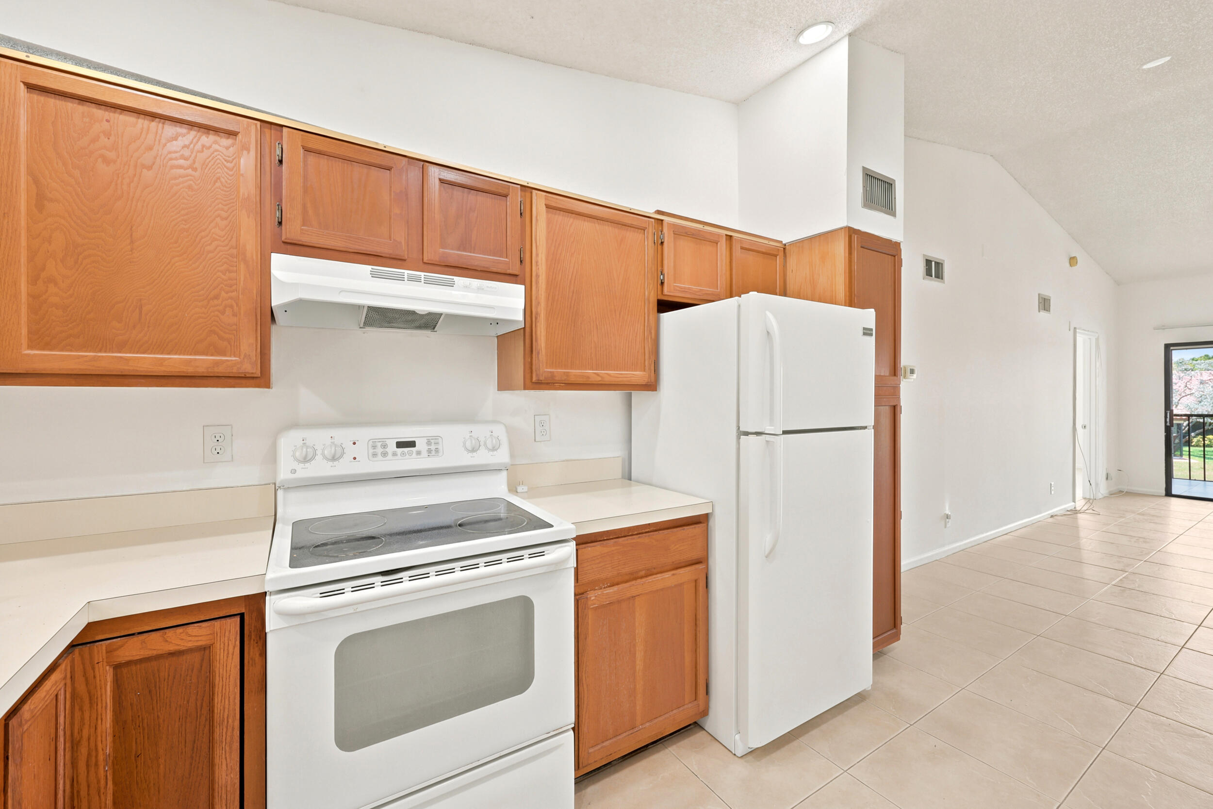 2600 Greenwood Terrace, Unit G201 Boca Raton, FL 33431 - Photo 9 of 35 47_453a0085