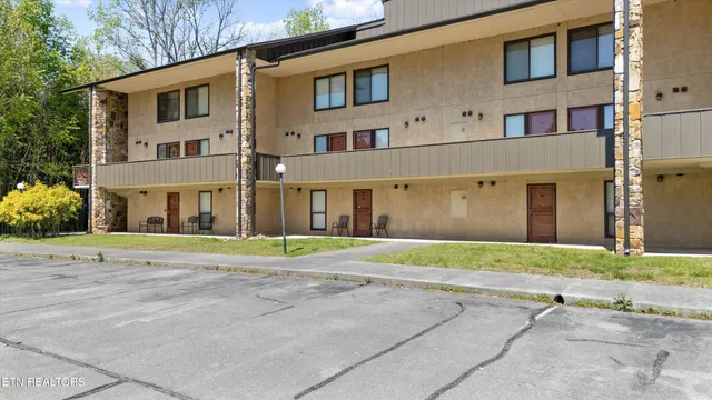 $495,000 | 8023 West Old Highway 73, Unit 102, Townsend, TN 37882