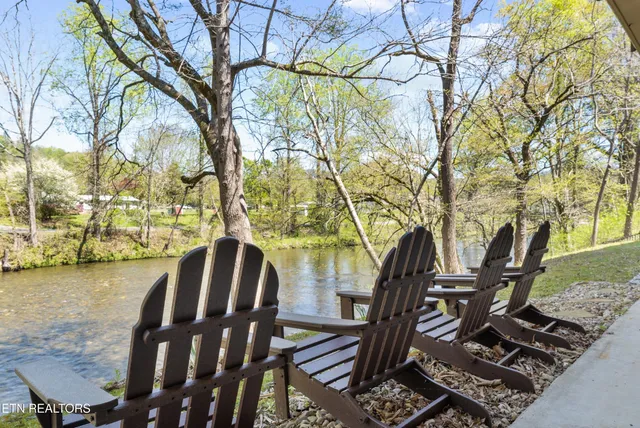 $495,000 | 8023 West Old Highway 73, Unit 102, Townsend, TN 37882