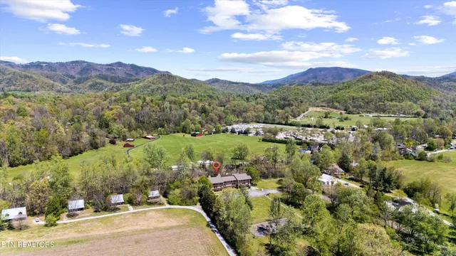 $495,000 | 8023 West Old Highway 73, Unit 102, Townsend, TN 37882