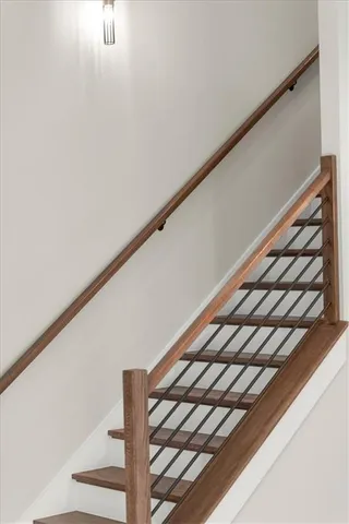 a building that has a lots of windows