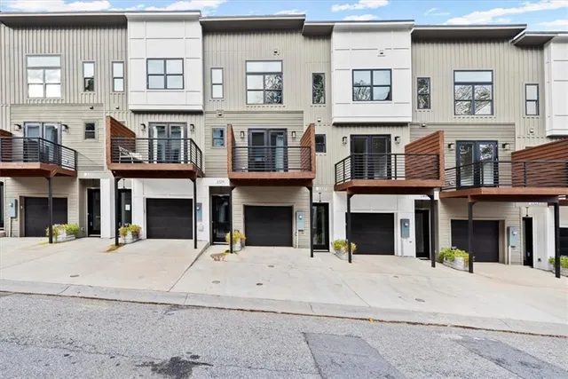 $584,900 | 2329 Mason Drive, Unit D24, Atlanta, GA 30316