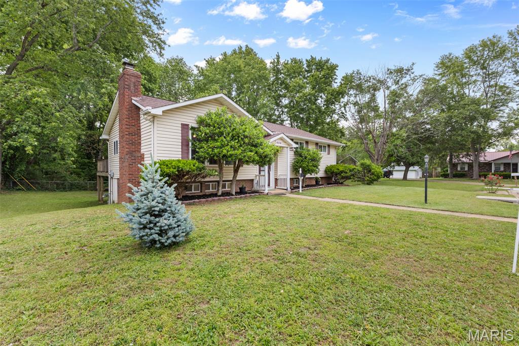 404 Helber Drive Farmington, MO 63640 - Photo 2 of 32