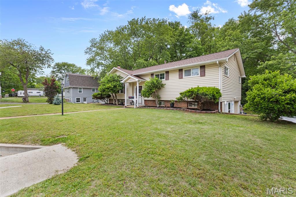 404 Helber Drive Farmington, MO 63640 - Photo 3 of 32