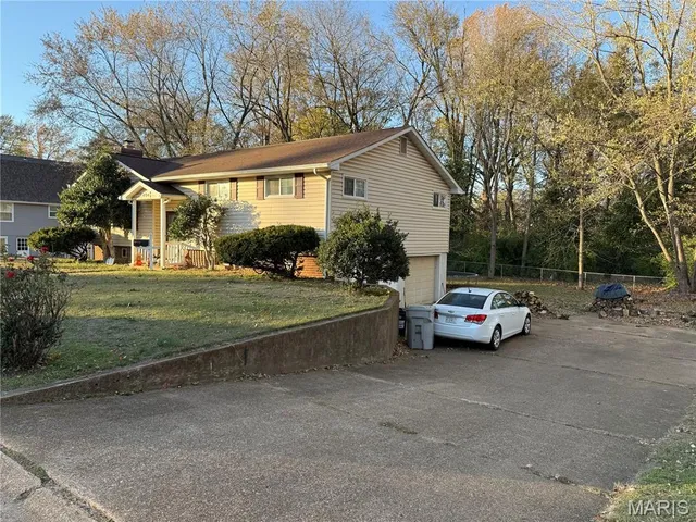 $279,900 | 404 Helber Drive, Farmington, MO 63640