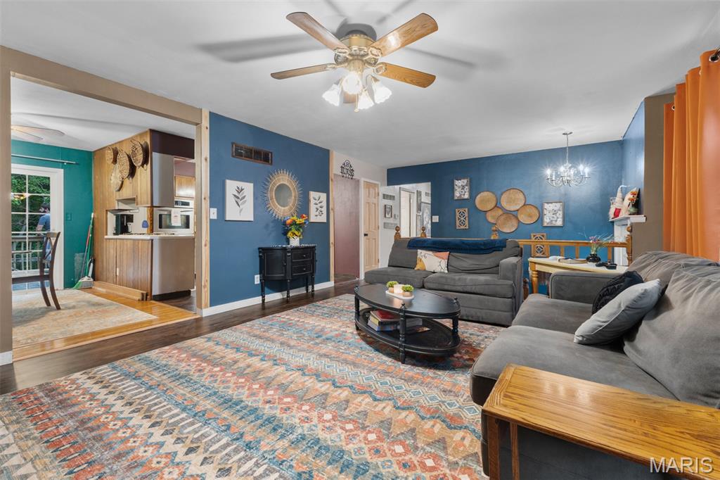 404 Helber Drive Farmington, MO 63640 - Photo 7 of 32