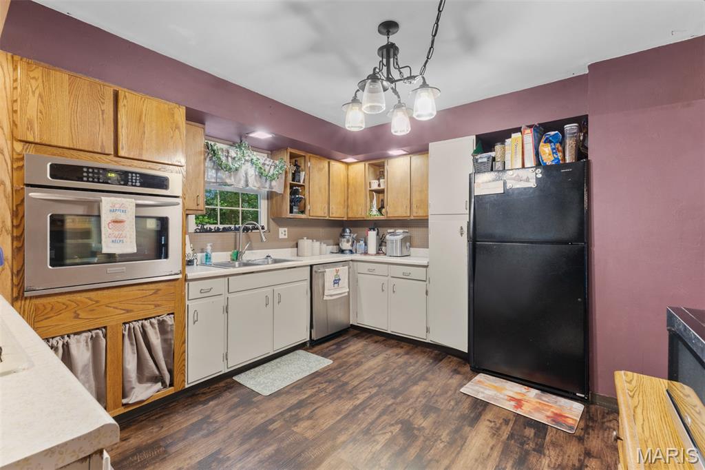 404 Helber Drive Farmington, MO 63640 - Photo 9 of 32