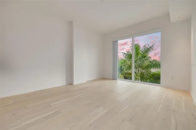 $6,900 | 1020 Sunset Point Road, Unit 213, Clearwater, FL 33755