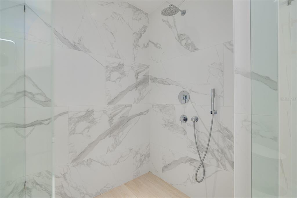 1020 Sunset Point Road, Unit 213 Clearwater, FL 33755 - Photo 16 of 71