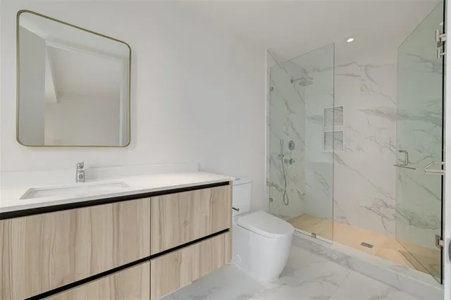 $6,900 | 1020 Sunset Point Road, Unit 213, Clearwater, FL 33755