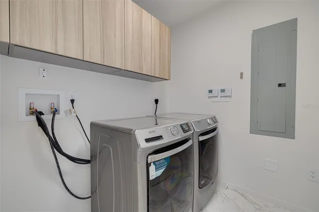 $6,900 | 1020 Sunset Point Road, Unit 213, Clearwater, FL 33755