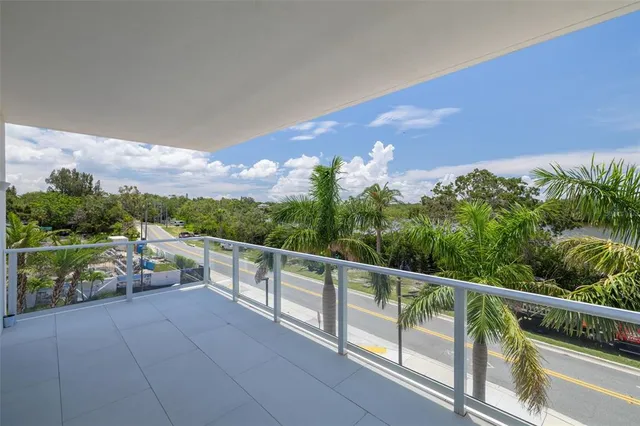 $6,900 | 1020 Sunset Point Road, Unit 213, Clearwater, FL 33755