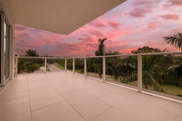 $6,900 | 1020 Sunset Point Road, Unit 213, Clearwater, FL 33755