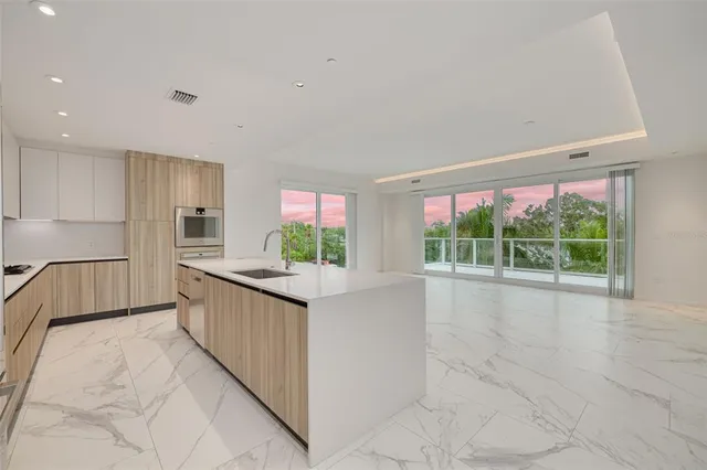 $6,900 | 1020 Sunset Point Road, Unit 213, Clearwater, FL 33755