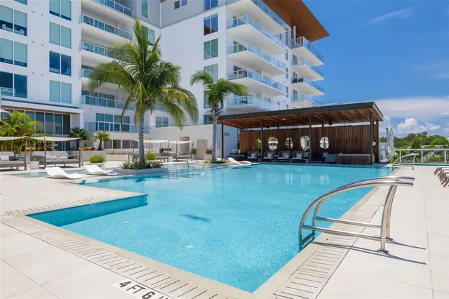 $6,900 | 1020 Sunset Point Road, Unit 213, Clearwater, FL 33755