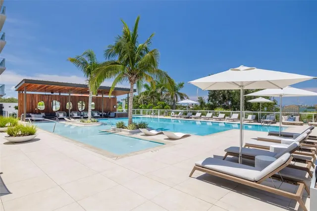 $6,900 | 1020 Sunset Point Road, Unit 213, Clearwater, FL 33755