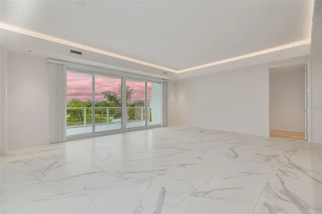 $6,900 | 1020 Sunset Point Road, Unit 213, Clearwater, FL 33755