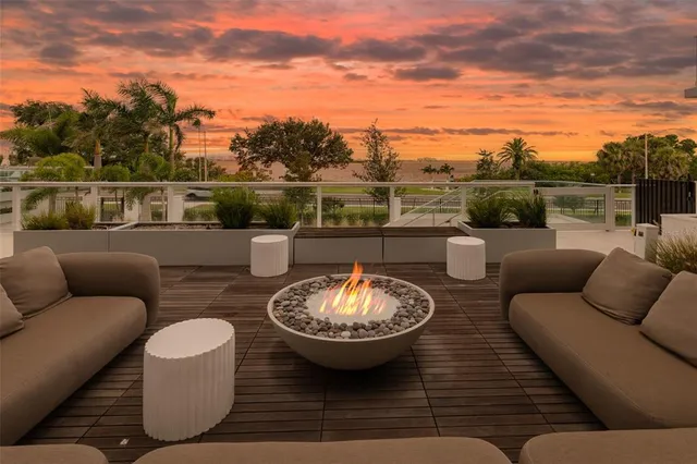 $6,900 | 1020 Sunset Point Road, Unit 213, Clearwater, FL 33755