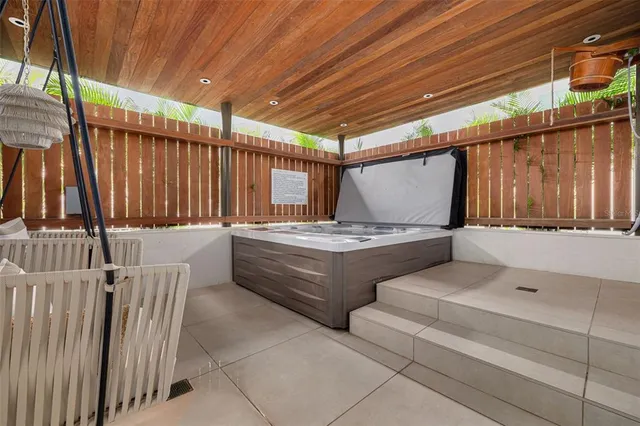 $6,900 | 1020 Sunset Point Road, Unit 213, Clearwater, FL 33755