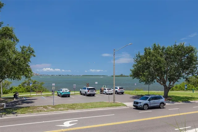 $6,900 | 1020 Sunset Point Road, Unit 213, Clearwater, FL 33755