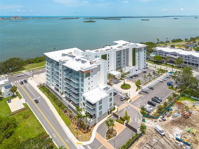 $6,900 | 1020 Sunset Point Road, Unit 213, Clearwater, FL 33755