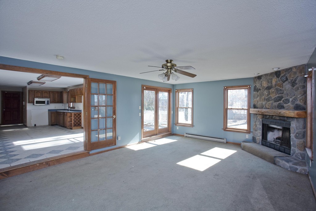 137 Schoolhouse Road Chicopee, MA 01020 - Photo 13 of 29 Gallery Image 13