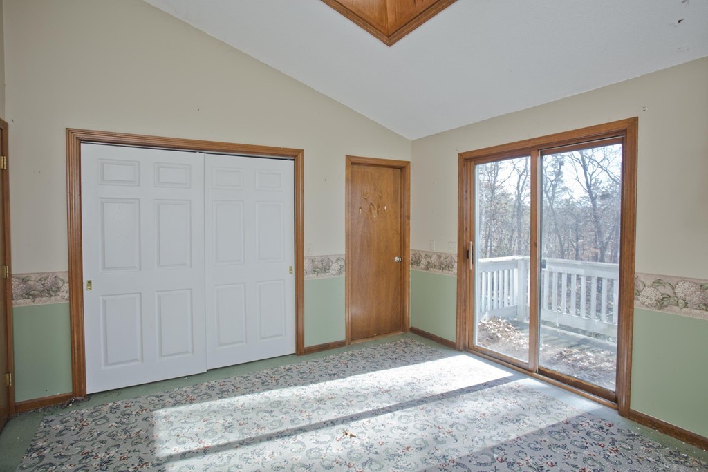 137 Schoolhouse Road Chicopee, MA 01020 - Photo 17 of 29 Gallery Image 17