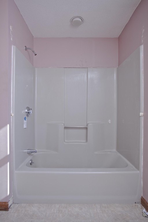 137 Schoolhouse Road Chicopee, MA 01020 - Photo 19 of 29 Gallery Image 19