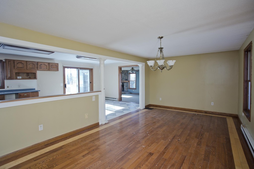 137 Schoolhouse Road Chicopee, MA 01020 - Photo 5 of 29 Gallery Image 5
