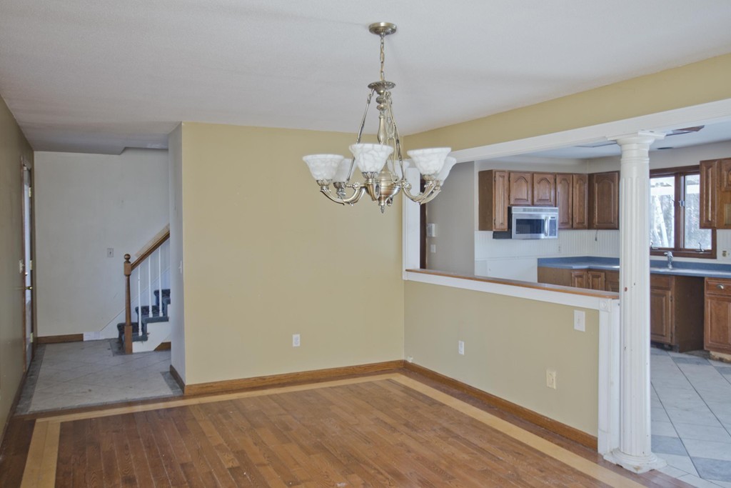 137 Schoolhouse Road Chicopee, MA 01020 - Photo 6 of 29 Gallery Image 6