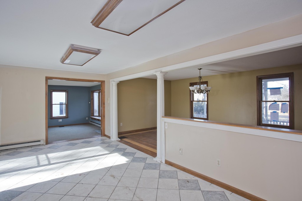 137 Schoolhouse Road Chicopee, MA 01020 - Photo 9 of 29 Gallery Image 9